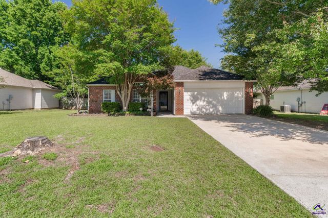 207 Castle Pines Drive, Bonaire, GA 31047