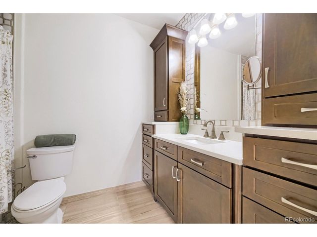 7498 S Alkire St 201, Littleton, CO 80127