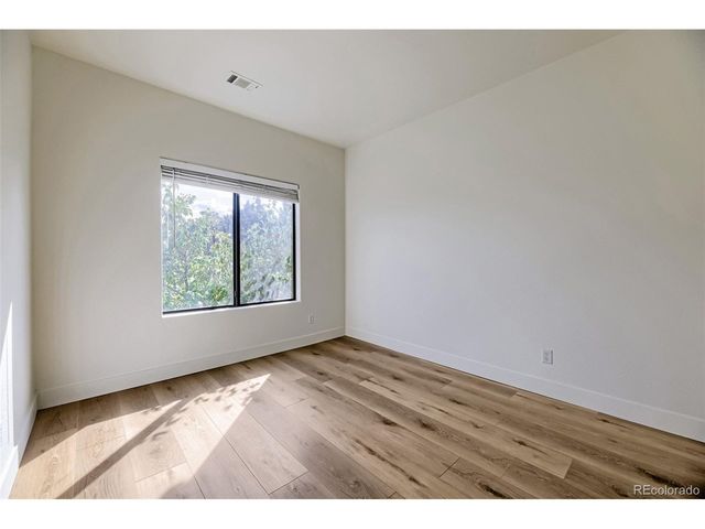 7498 S Alkire St 201, Littleton, CO 80127
