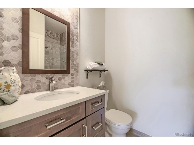 7498 S Alkire St 201, Littleton, CO 80127