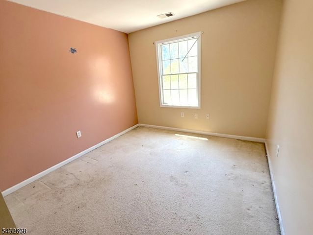 5 Magnolia Ln, Cedar Grove Twp., NJ 07009