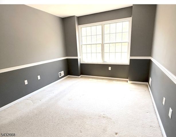 5 Magnolia Ln, Cedar Grove Twp., NJ 07009