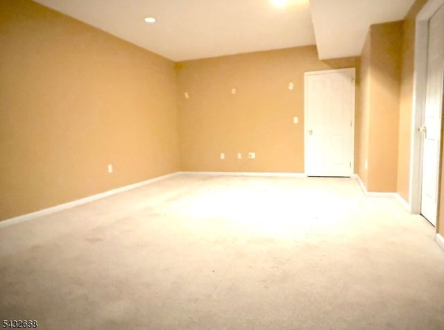 5 Magnolia Ln, Cedar Grove Twp., NJ 07009