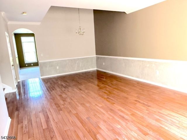 5 Magnolia Ln, Cedar Grove Twp., NJ 07009