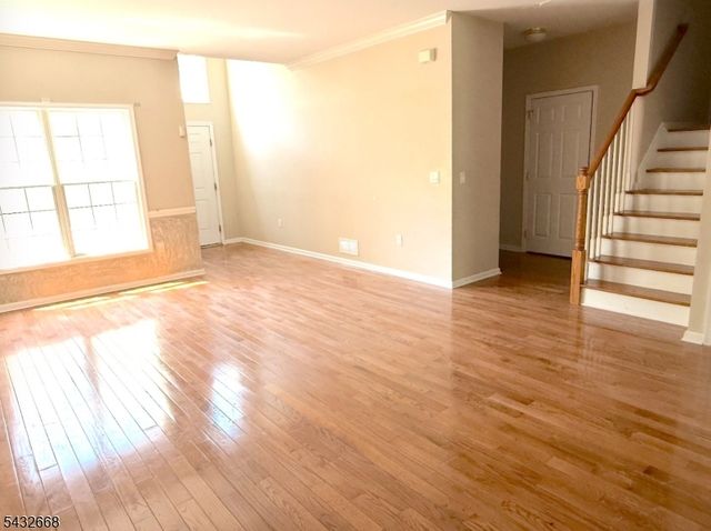 5 Magnolia Ln, Cedar Grove Twp., NJ 07009