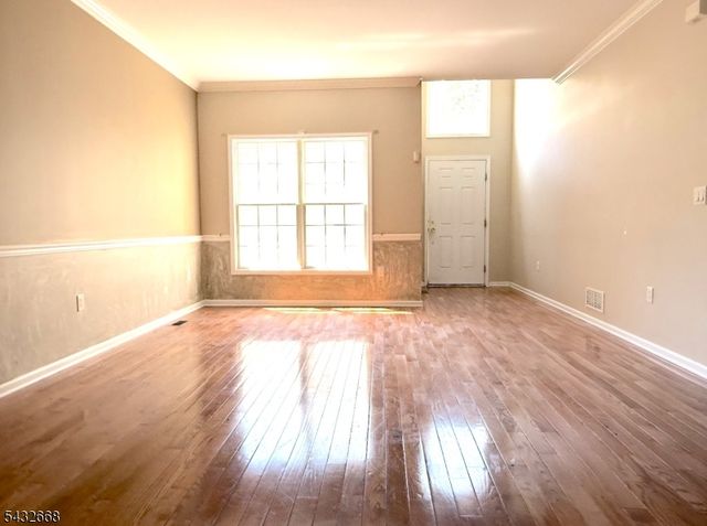 5 Magnolia Ln, Cedar Grove Twp., NJ 07009