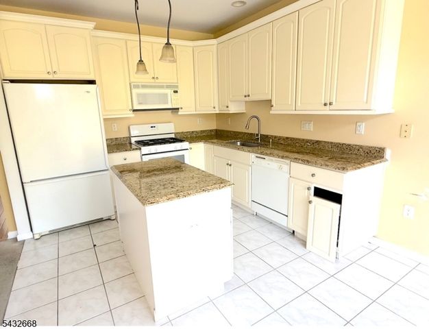 5 Magnolia Ln, Cedar Grove Twp., NJ 07009