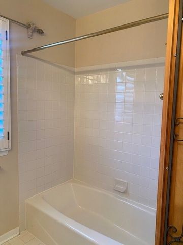 1626 S Luther Avenue, Oakbrook Terrace, IL 60181