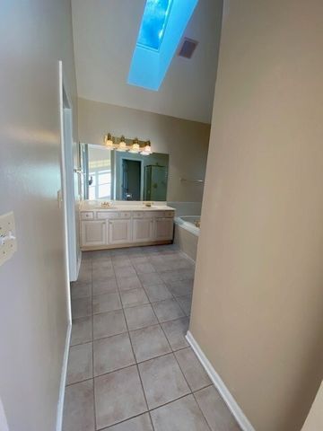 1626 S Luther Avenue, Oakbrook Terrace, IL 60181