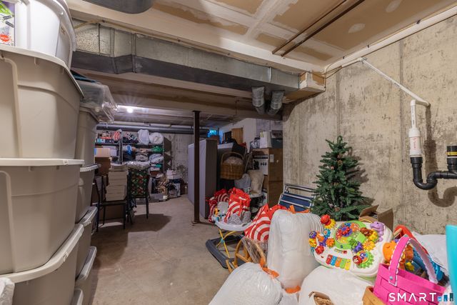 10 Lance Circle 10, Bridgeport, CT 06606