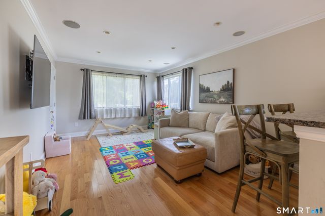 10 Lance Circle 10, Bridgeport, CT 06606