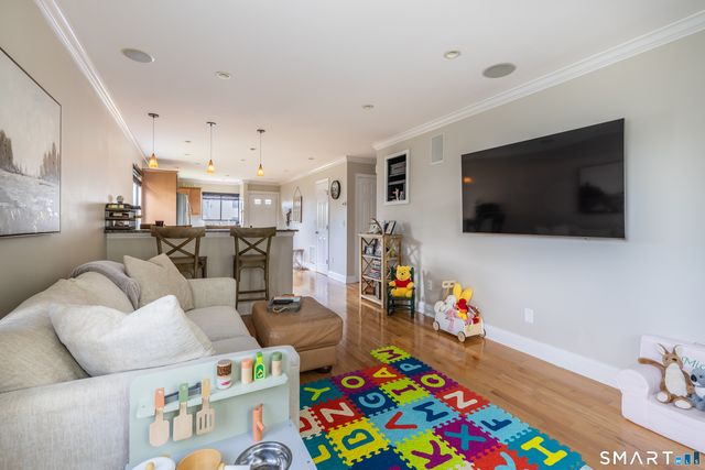 10 Lance Circle 10, Bridgeport, CT 06606