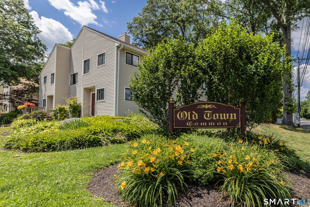 10 Lance Circle 10, Bridgeport, CT 06606