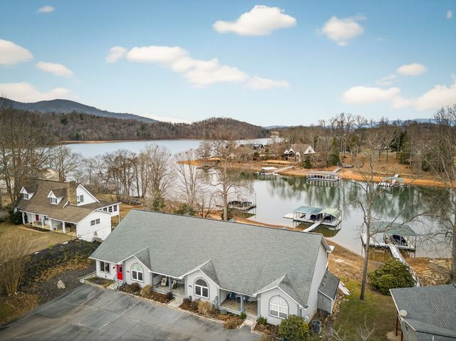 209B N Berrong Street, Hiawassee, GA 30546