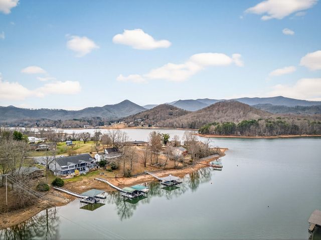 209B N Berrong Street, Hiawassee, GA 30546