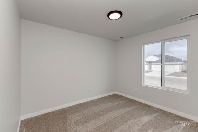 315 N Madrone Ave, Kuna, ID 83634