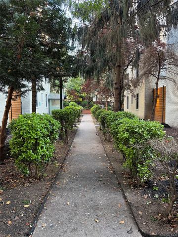 2167 33rd Street 3H, Astoria, NY 11105