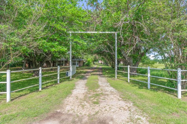 10761 County Road 348, Wills Point, TX 75169