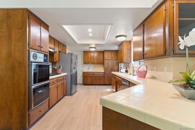 1027 Pepper Tree Lane, Fallbrook, CA 92028