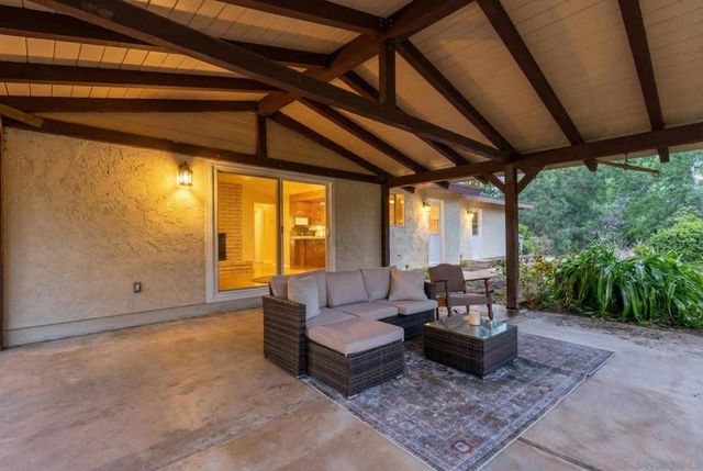 1027 Pepper Tree Lane, Fallbrook, CA 92028