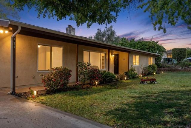 1027 Pepper Tree Lane, Fallbrook, CA 92028