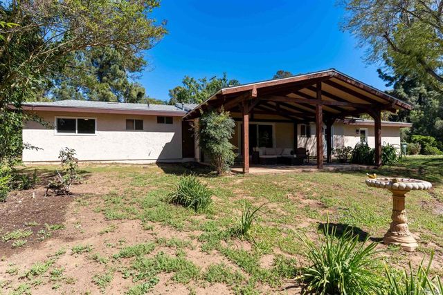 1027 Pepper Tree Lane, Fallbrook, CA 92028