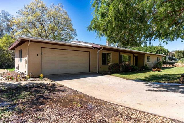 1027 Pepper Tree Lane, Fallbrook, CA 92028