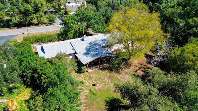 1027 Pepper Tree Lane, Fallbrook, CA 92028