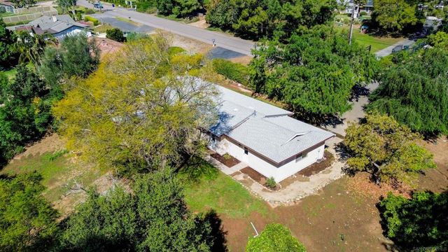 1027 Pepper Tree Lane, Fallbrook, CA 92028