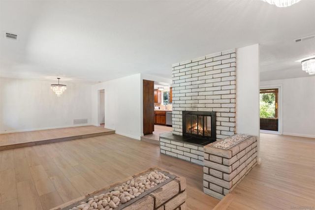 1027 Pepper Tree Lane, Fallbrook, CA 92028