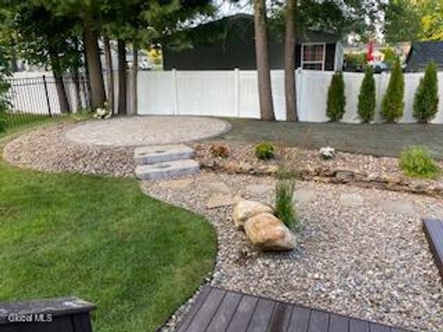 8 Maria Lane, Saratoga Springs, NY 12866