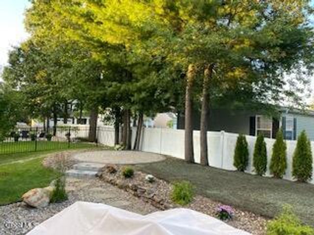8 Maria Lane, Saratoga Springs, NY 12866