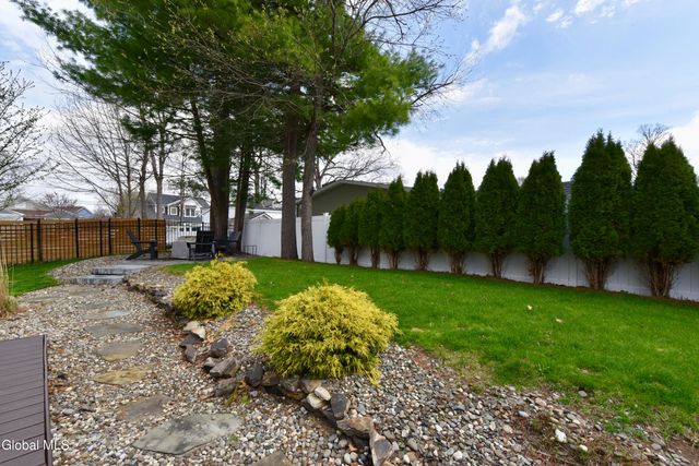 8 Maria Lane, Saratoga Springs, NY 12866