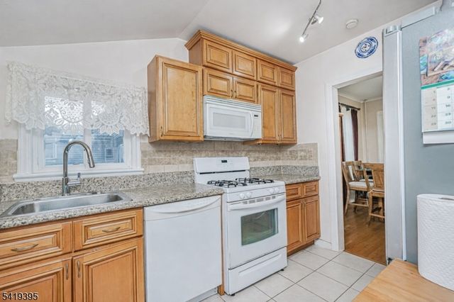 153 W Union Ave, Bound Brook Boro, NJ 08805