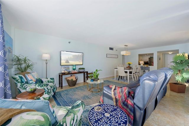 20515 E Country Club Dr 348, Aventura, FL 33180