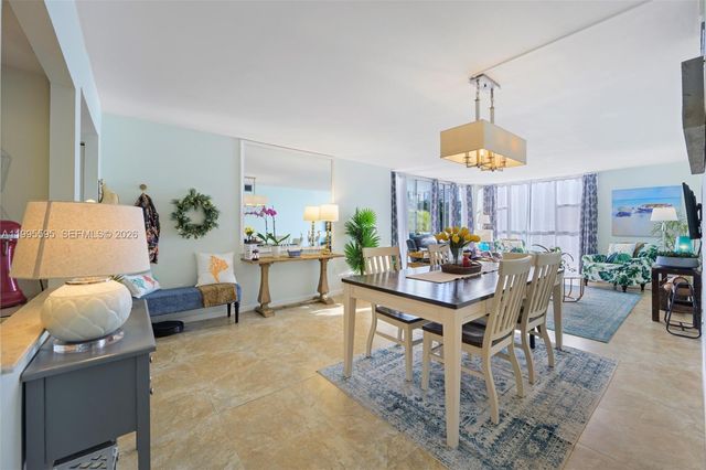 20515 E Country Club Dr 348, Aventura, FL 33180