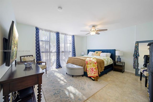 20515 E Country Club Dr 348, Aventura, FL 33180