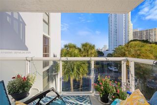 20515 E Country Club Dr 348, Aventura, FL 33180