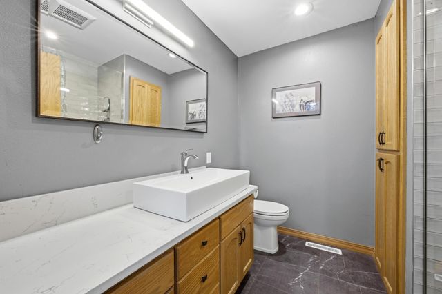 2901 32nd Street S, Fargo, ND 58103