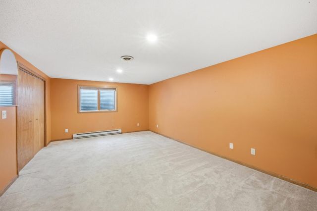 2901 32nd Street S, Fargo, ND 58103