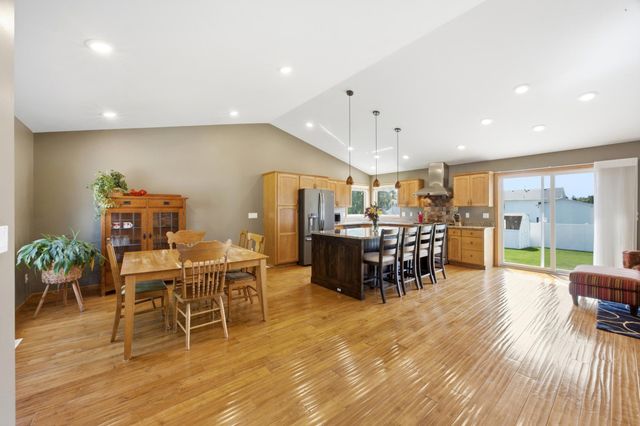 2901 32nd Street S, Fargo, ND 58103