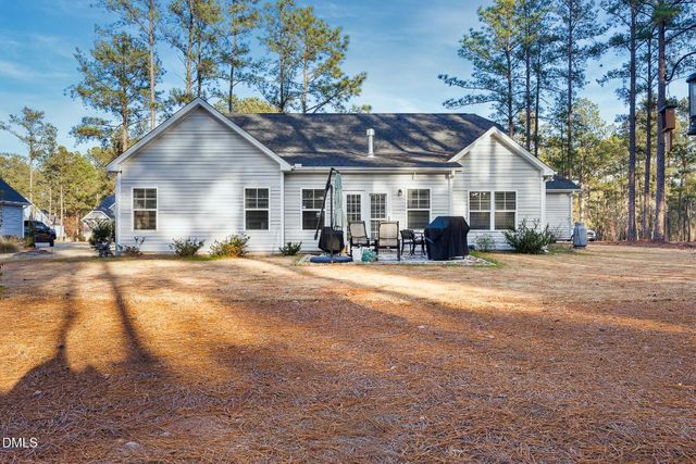 205 Acorn Knoll Drive, Carthage, NC 28327