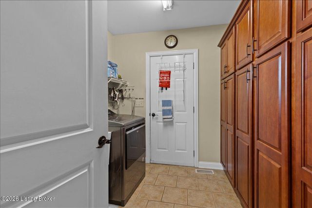 1200 Blackthorn Rd, Louisville, KY 40299