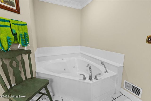 1200 Blackthorn Rd, Louisville, KY 40299