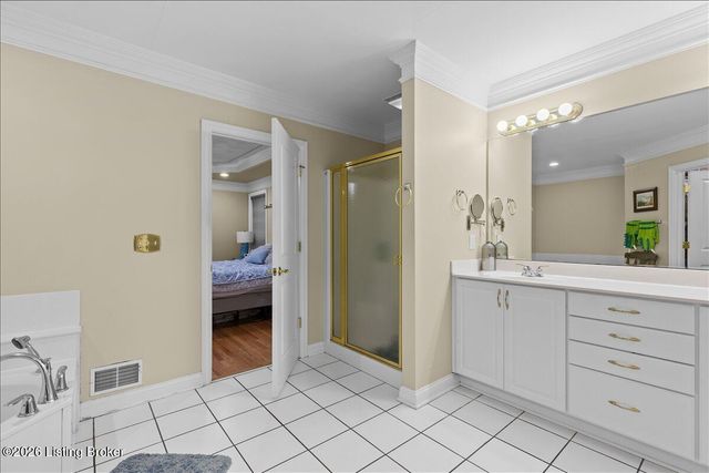 1200 Blackthorn Rd, Louisville, KY 40299