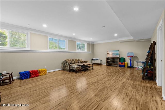 1200 Blackthorn Rd, Louisville, KY 40299