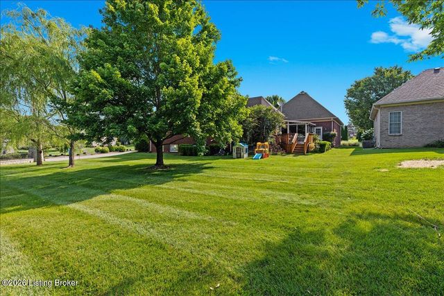 1200 Blackthorn Rd, Louisville, KY 40299