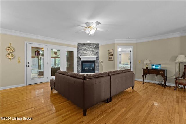 1200 Blackthorn Rd, Louisville, KY 40299