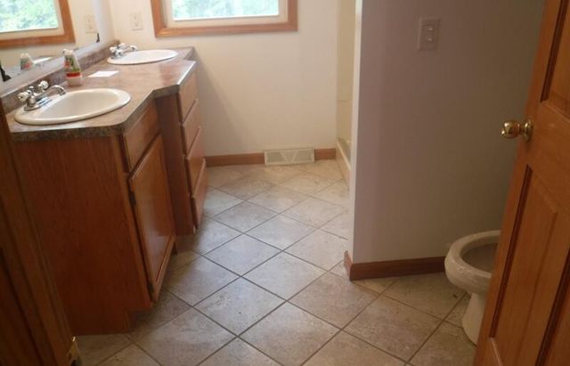2918 E Shore Drive, Portage, MI 49002