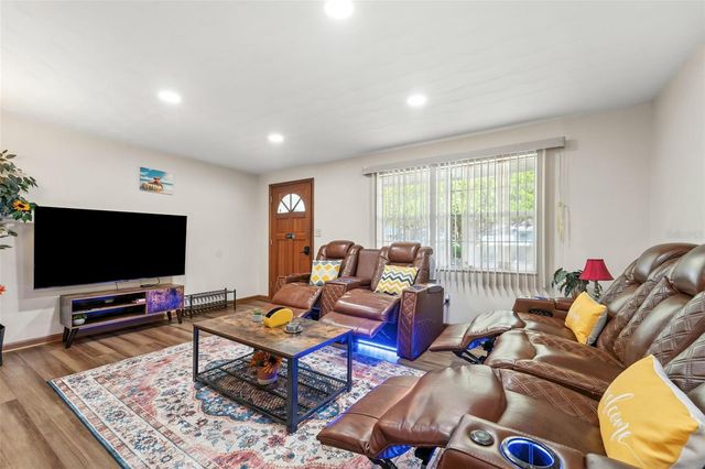5914 WILSON DRIVE, Zephyrhills, FL 33542